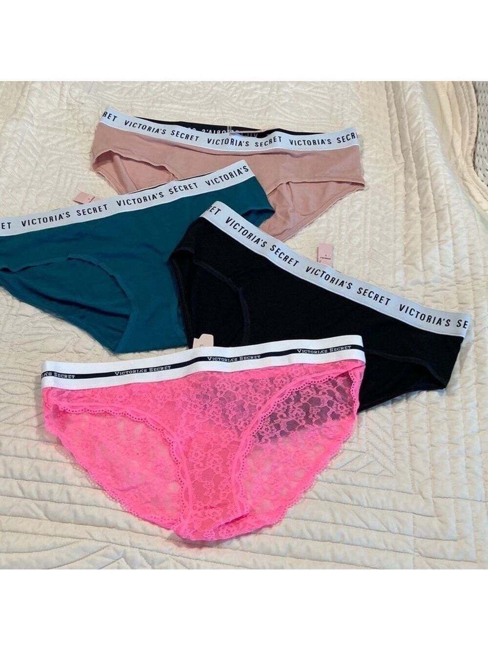 𝅺VICTORIA'S Secret Panty Bundle